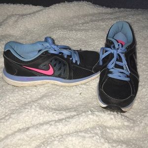 Nike Dual Fusion Shoes